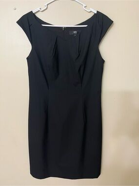 Women's Black Cap-Sleeve Sheath Dress